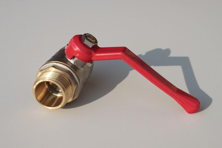 metal seated ball valve with red handle